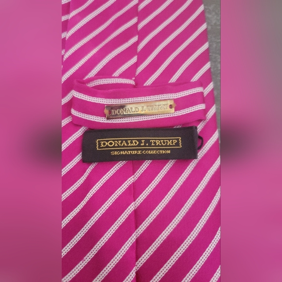 DONALD J. TRUMP Collection Silk Mens Pink Tie - Picture 4 of 11